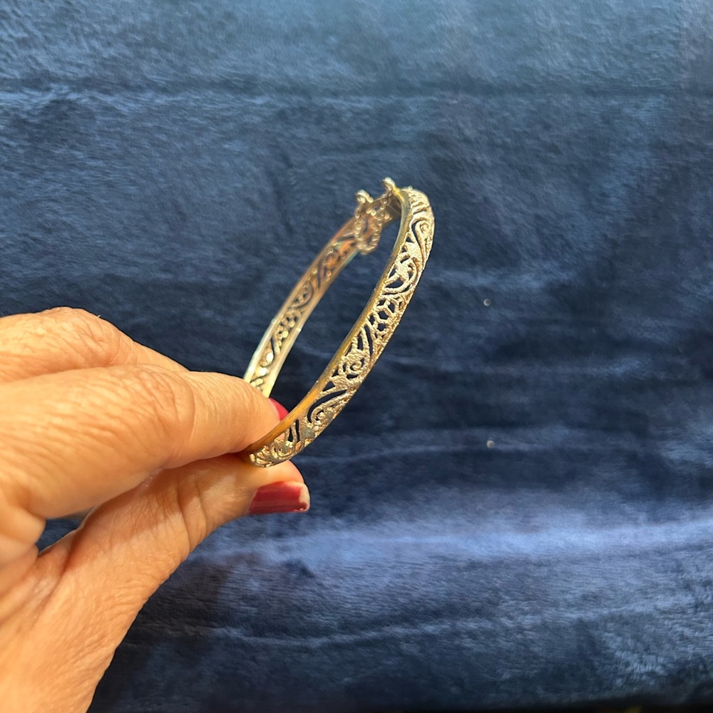 Vintage Elegant Silver bangle